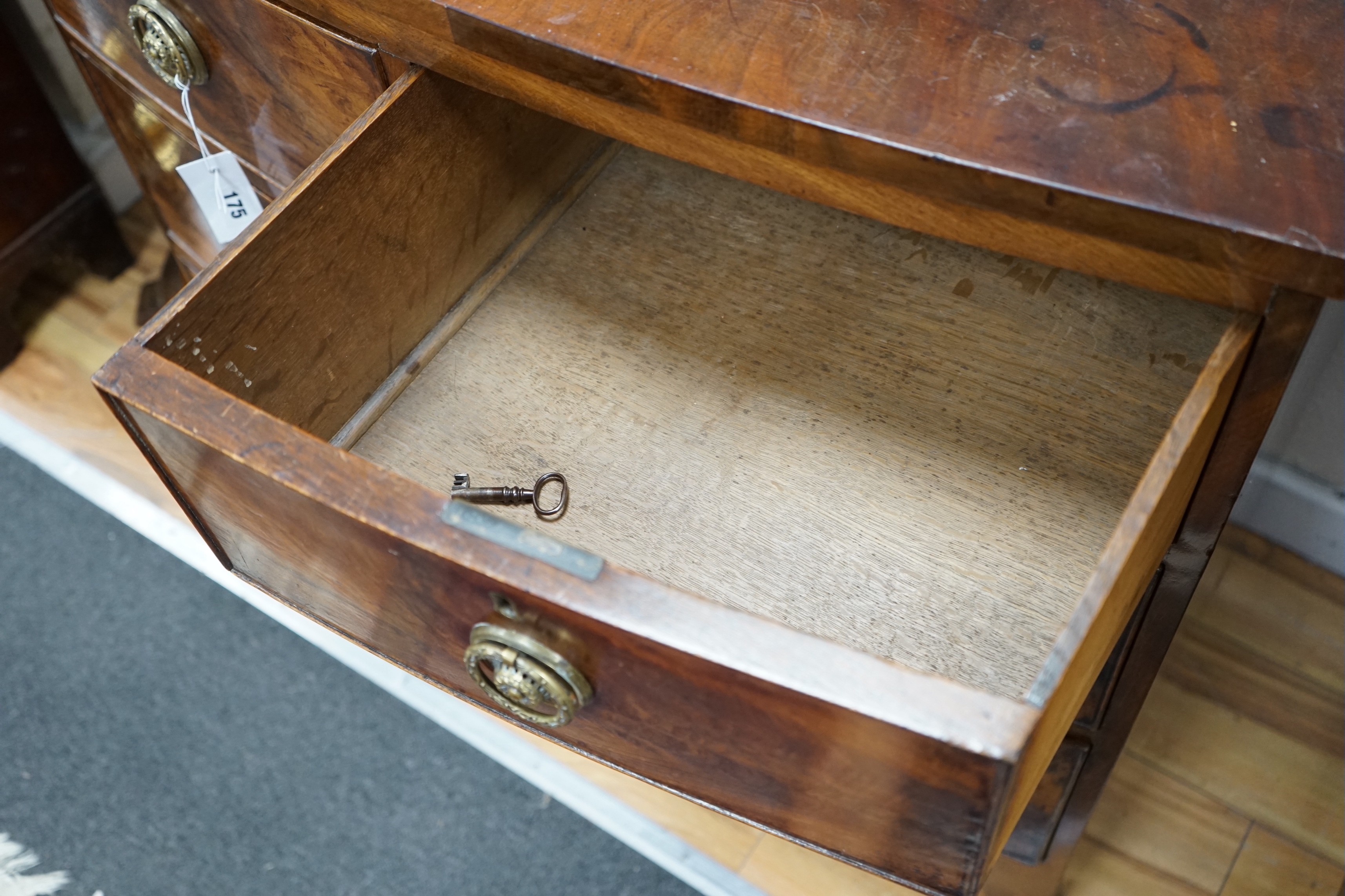 A Regency mahogany bowfront chest, width 88cm, depth 51cm, height 89cm